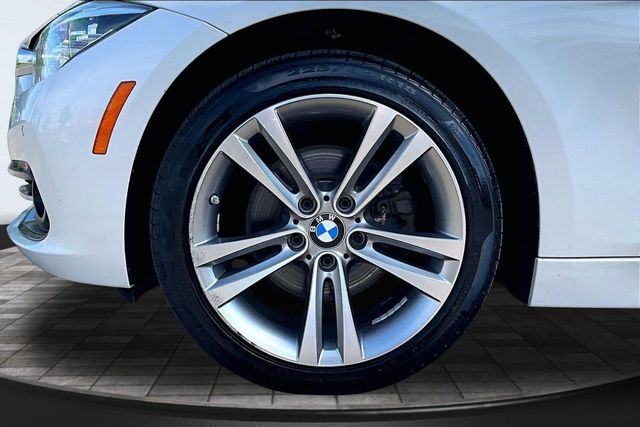 2017 BMW 3 Series 330i xDrive - 23079288 - 39