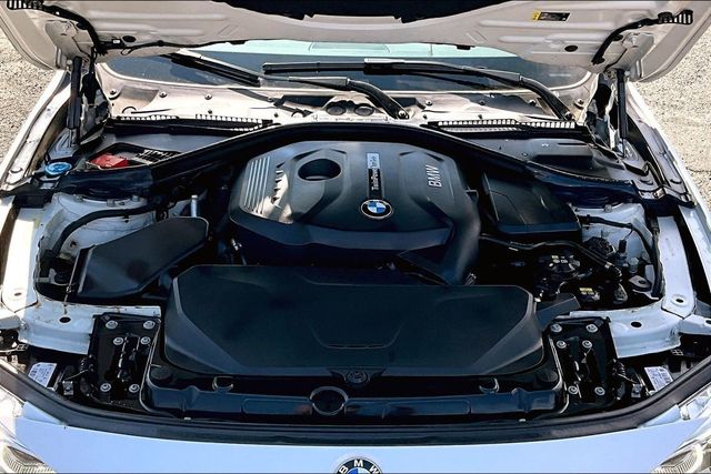 2017 BMW 3 Series 330i xDrive - 23079288 - 40