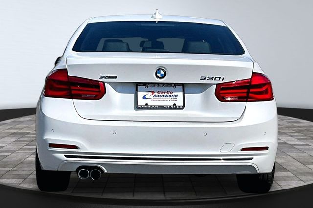2017 BMW 3 Series 330i xDrive - 23079288 - 5