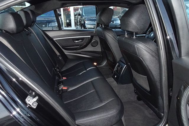 2017 BMW 3 Series 330i xDrive - 22950933 - 11