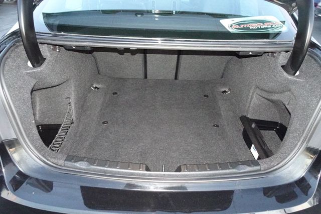 2017 BMW 3 Series 330i xDrive - 22950933 - 14