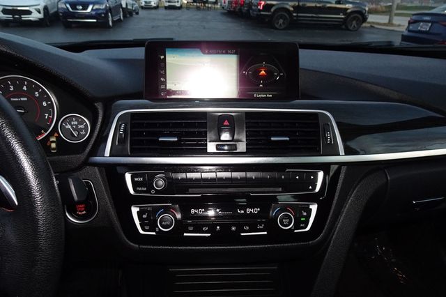 2017 BMW 3 Series 330i xDrive - 22950933 - 16