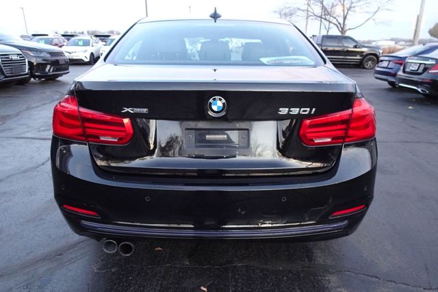 2017 BMW 3 Series 330i xDrive - 22950933 - 6