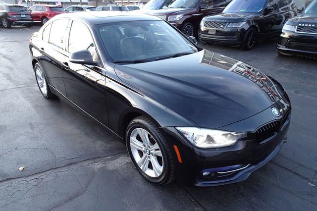 2017 BMW 3 Series 330i xDrive - 22950933 - 8