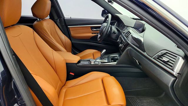 2017 BMW 3 Series 330i xDrive Sedan w/ Premium & Driver Assistance Packages + Nav. - 23021171 - 23