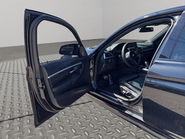 2017 BMW 3 Series 340i - 23011894 - 22