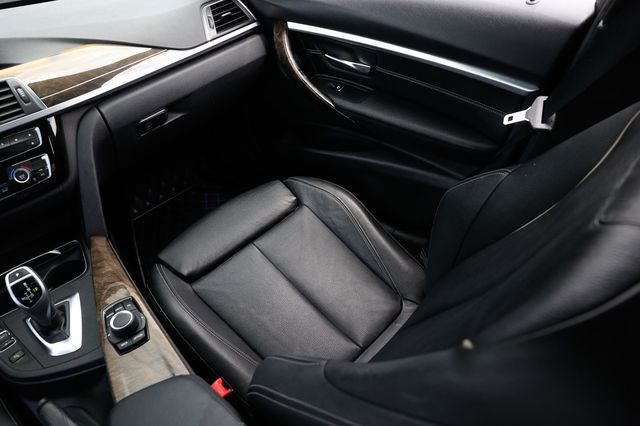 2017 BMW 3 Series 340i - M Sport Sedan - 22913033 - 23