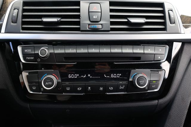 2017 BMW 3 Series 340i - M Sport Sedan - 22913033 - 33