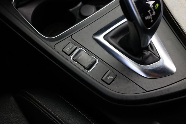 2017 BMW 3 Series 340i - M Sport Sedan - 22913033 - 40