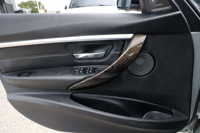 2017 BMW 3 Series 340i - M Sport Sedan - 22913033 - 45