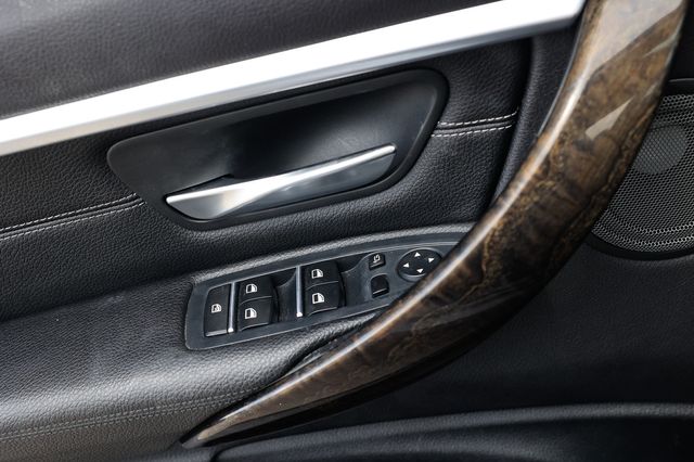 2017 BMW 3 Series 340i - M Sport Sedan - 22913033 - 47