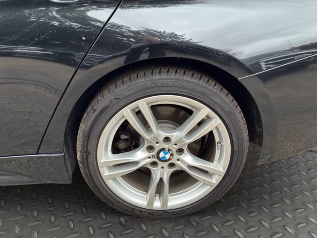 2017 BMW 3 Series 340i xDrive - 23065161 - 26