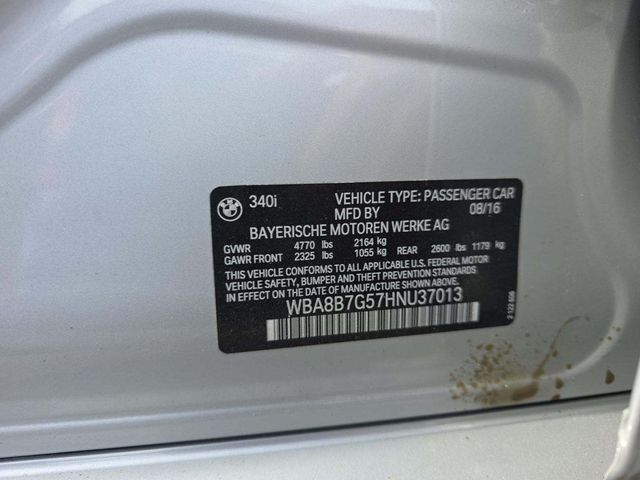 2017 BMW 3 Series 340i xDrive - 23033969 - 4