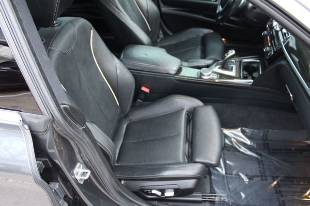 2017 BMW 3 Series 340i xDrive Gran Turismo - 22960806 - 14