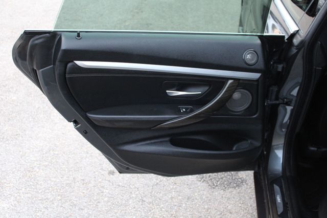 2017 BMW 3 Series 340i xDrive Gran Turismo - 22960806 - 19