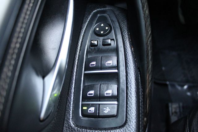 2017 BMW 3 Series 340i xDrive Gran Turismo - 22960806 - 28