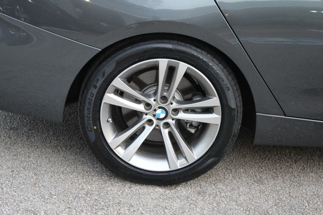 2017 BMW 3 Series 340i xDrive Gran Turismo - 22960806 - 32