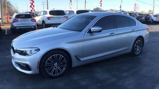 2017 BMW 5 Series 530i - 22748253 - 3