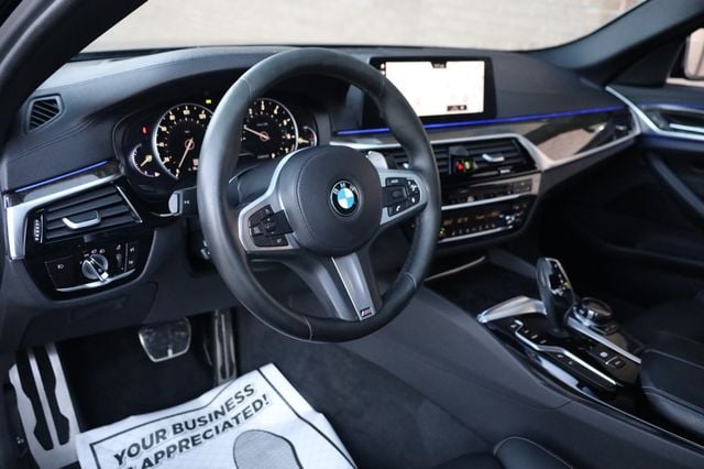 2017 BMW 5 Series 530i - 22946041 - 13