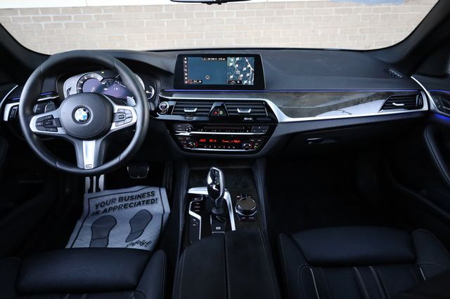 2017 BMW 5 Series 530i - 22946041 - 24