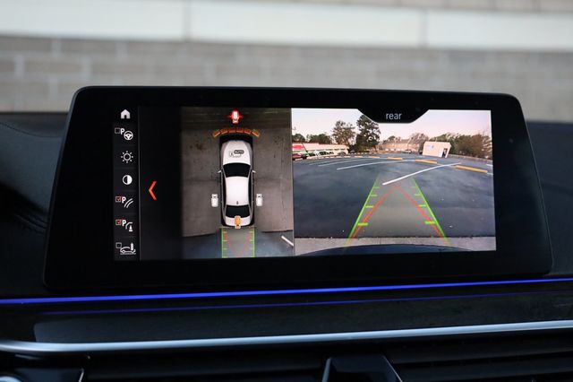 2017 BMW 5 Series 530i - 22946041 - 32