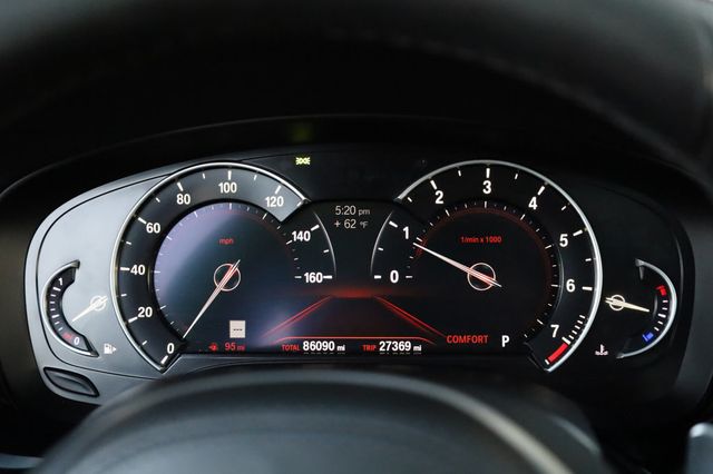 2017 BMW 5 Series 530i - 22946041 - 35