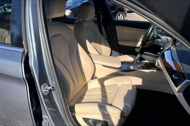 2017 BMW 5 Series 530i - 22994094 - 11