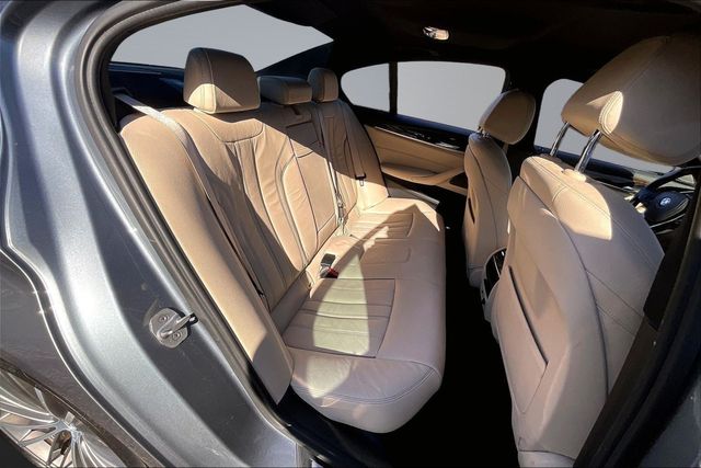 2017 BMW 5 Series 530i - 22994094 - 14