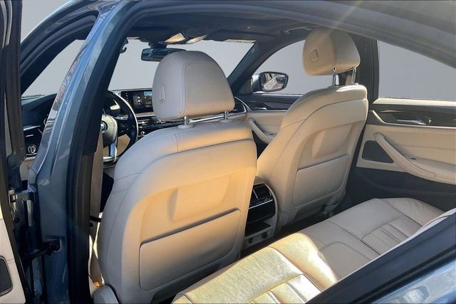 2017 BMW 5 Series 530i - 22994094 - 18