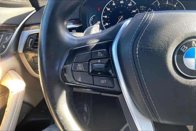 2017 BMW 5 Series 530i - 22994094 - 21