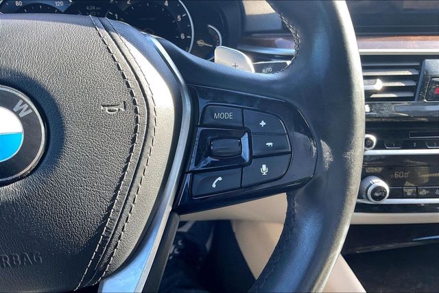 2017 BMW 5 Series 530i - 22994094 - 22