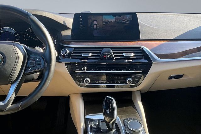 2017 BMW 5 Series 530i - 22994094 - 24