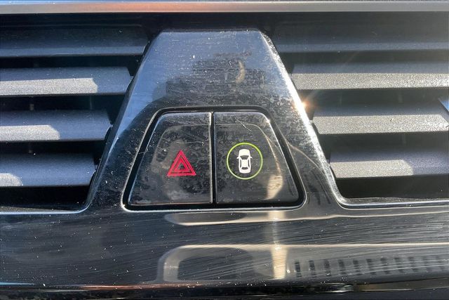 2017 BMW 5 Series 530i - 22994094 - 30