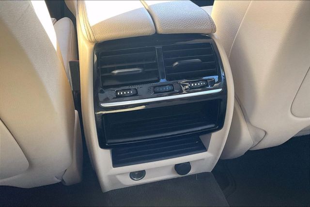 2017 BMW 5 Series 530i - 22994094 - 37