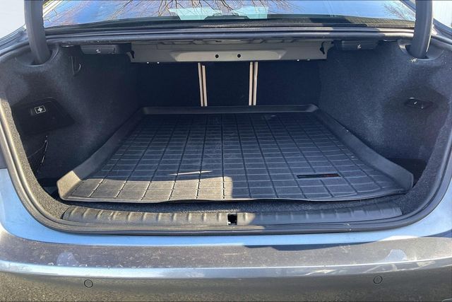 2017 BMW 5 Series 530i - 22994094 - 38