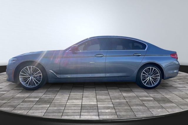 2017 BMW 5 Series 530i - 22994094 - 3