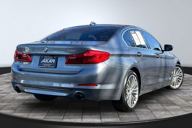 2017 BMW 5 Series 530i - 22994094 - 4