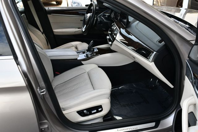 2017 BMW 5 Series 530i Sedan W/Premium and Luxury Seating Packages - 23044401 - 17