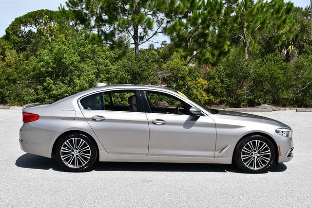 2017 BMW 5 Series 530i Sedan W/Premium and Luxury Seating Packages - 23044401 - 31