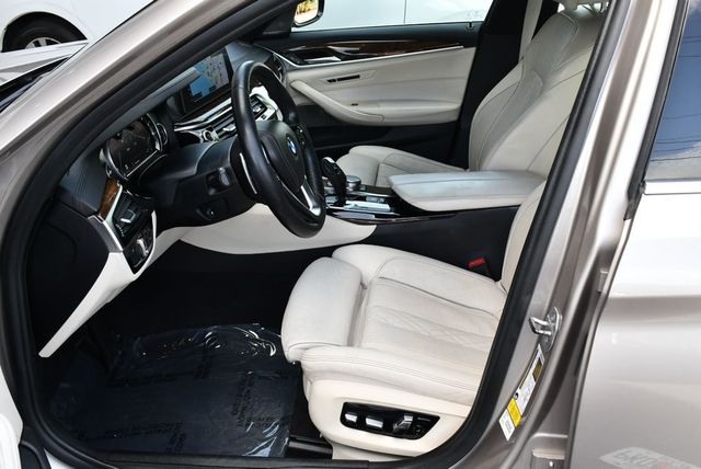 2017 BMW 5 Series 530i Sedan W/Premium and Luxury Seating Packages - 23044401 - 37