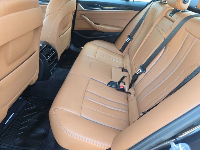 2017 BMW 5 Series 530i xDrive - 23048749 - 10