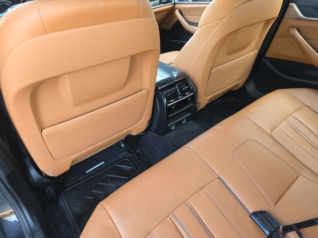 2017 BMW 5 Series 530i xDrive - 23048749 - 11