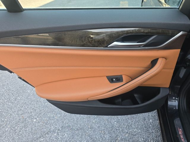 2017 BMW 5 Series 530i xDrive - 23048749 - 12
