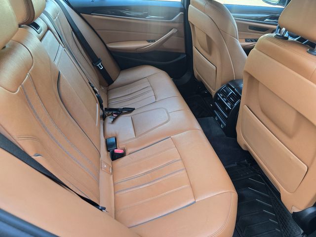 2017 BMW 5 Series 530i xDrive - 23048749 - 14