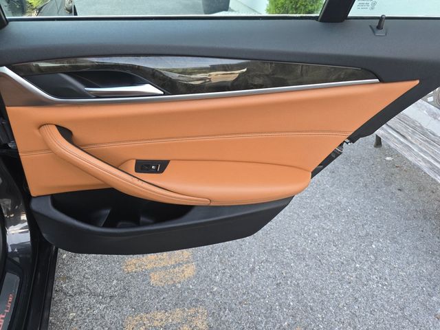 2017 BMW 5 Series 530i xDrive - 23048749 - 16