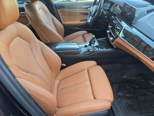 2017 BMW 5 Series 530i xDrive - 23048749 - 17