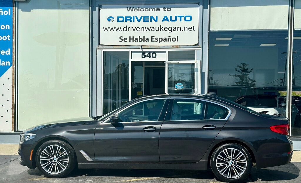 2017 BMW 5 Series 530i xDrive - 22603754 - 1