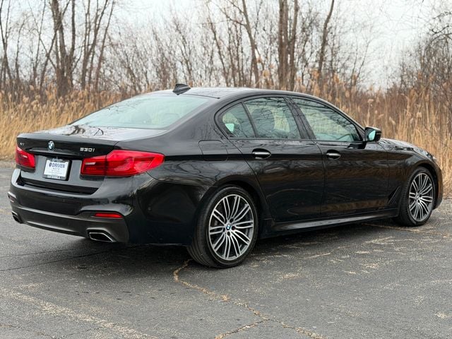 2017 BMW 5 Series 530i xDrive - 22993402 - 11