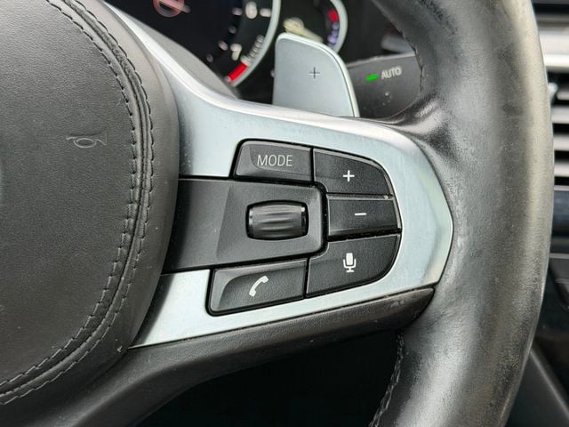 2017 BMW 5 Series 530i xDrive - 22993402 - 25