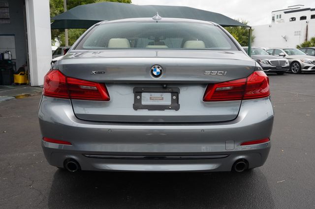 2017 BMW 5 Series 530i xDrive - 23035668 - 12